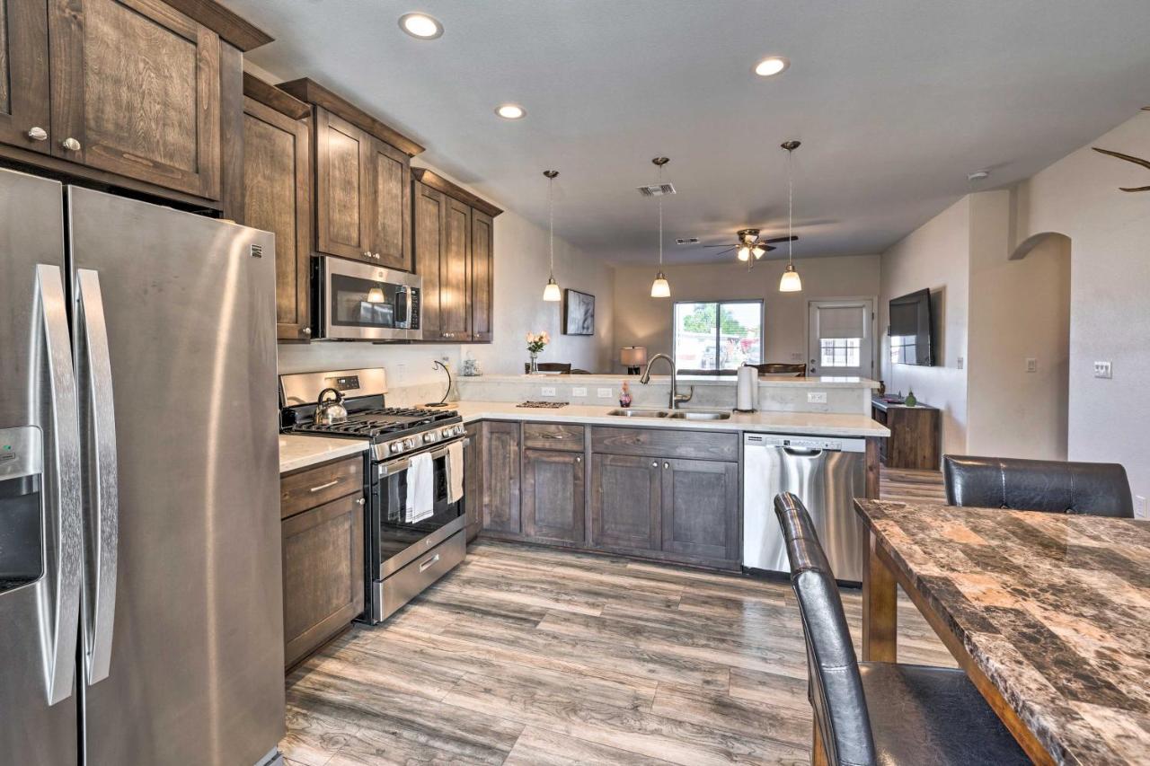Pet-Friendly Retreat - 1 Block To Colorado River! Bullhead City Exterior foto